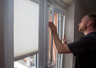 Fitting patio door blinds