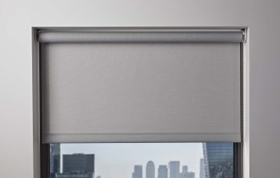 zero deflection roller blind